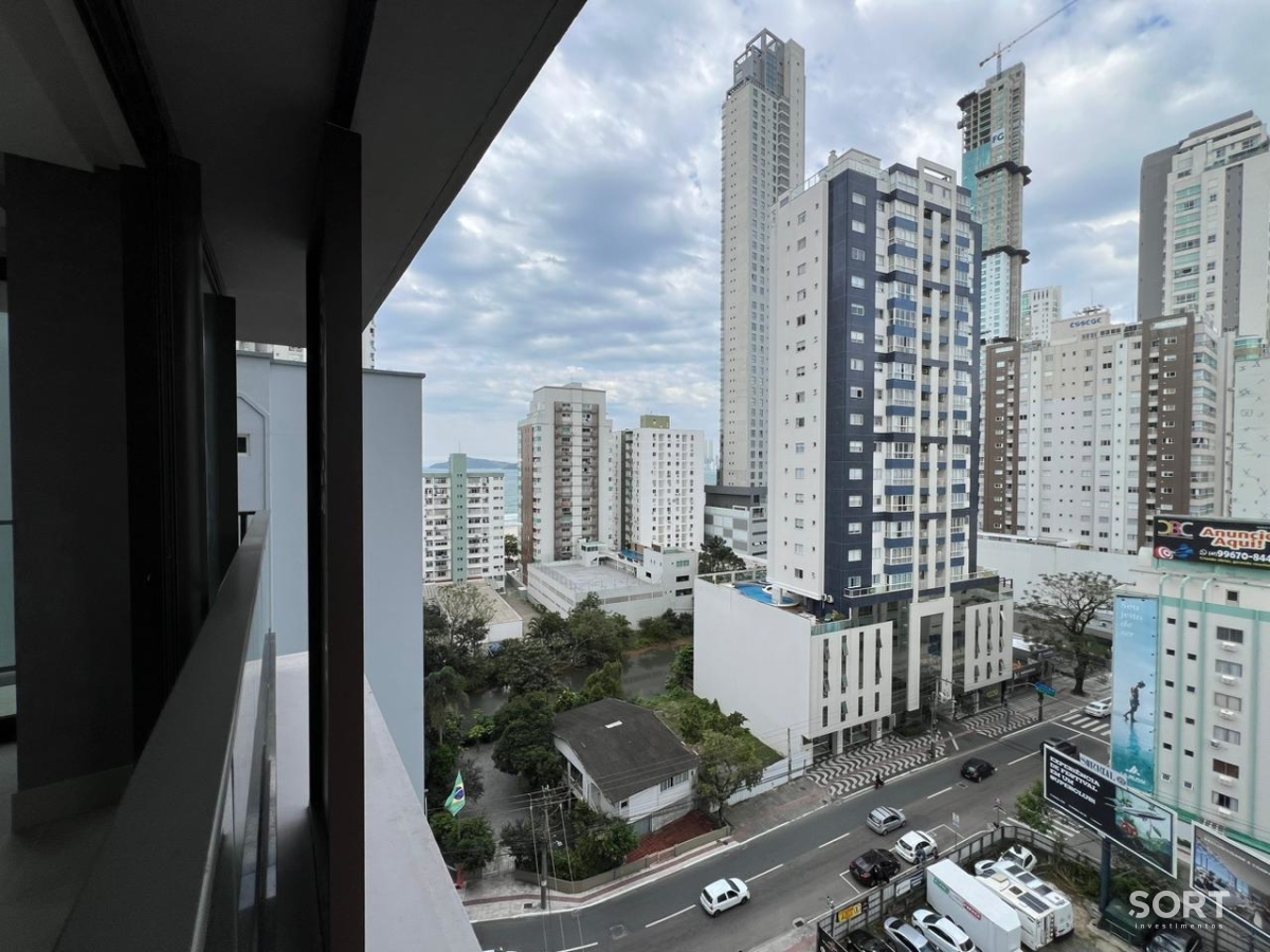Vista Apartamento na Barra Norte Edifício Empire