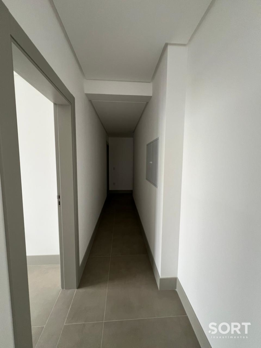 Apartamento na Barra Norte Edifício Empire