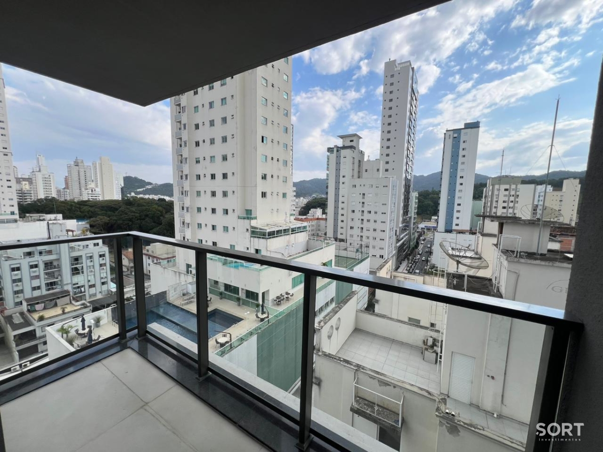 Apartamento na Barra Norte Edifício Empire
