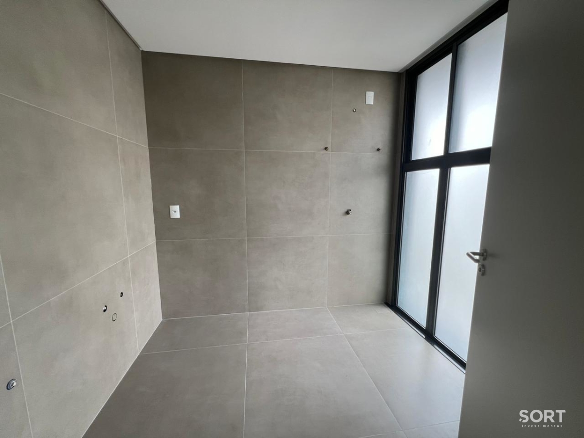 Apartamento na Barra Norte Edifício Empire