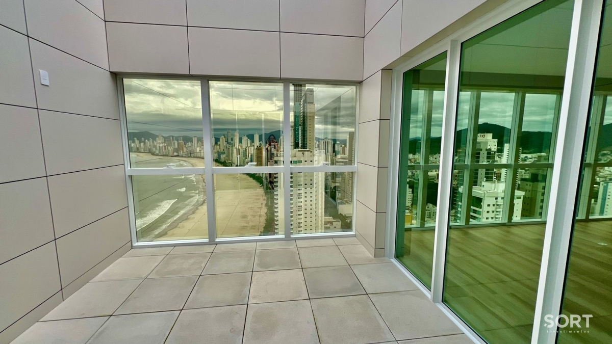 Apartamento Cobertura Quadra mar no Edifício Skyline Tower