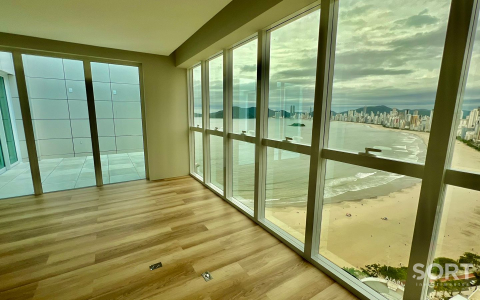 Apartamento Cobertura Quadra mar no Edifício Skyline Tower