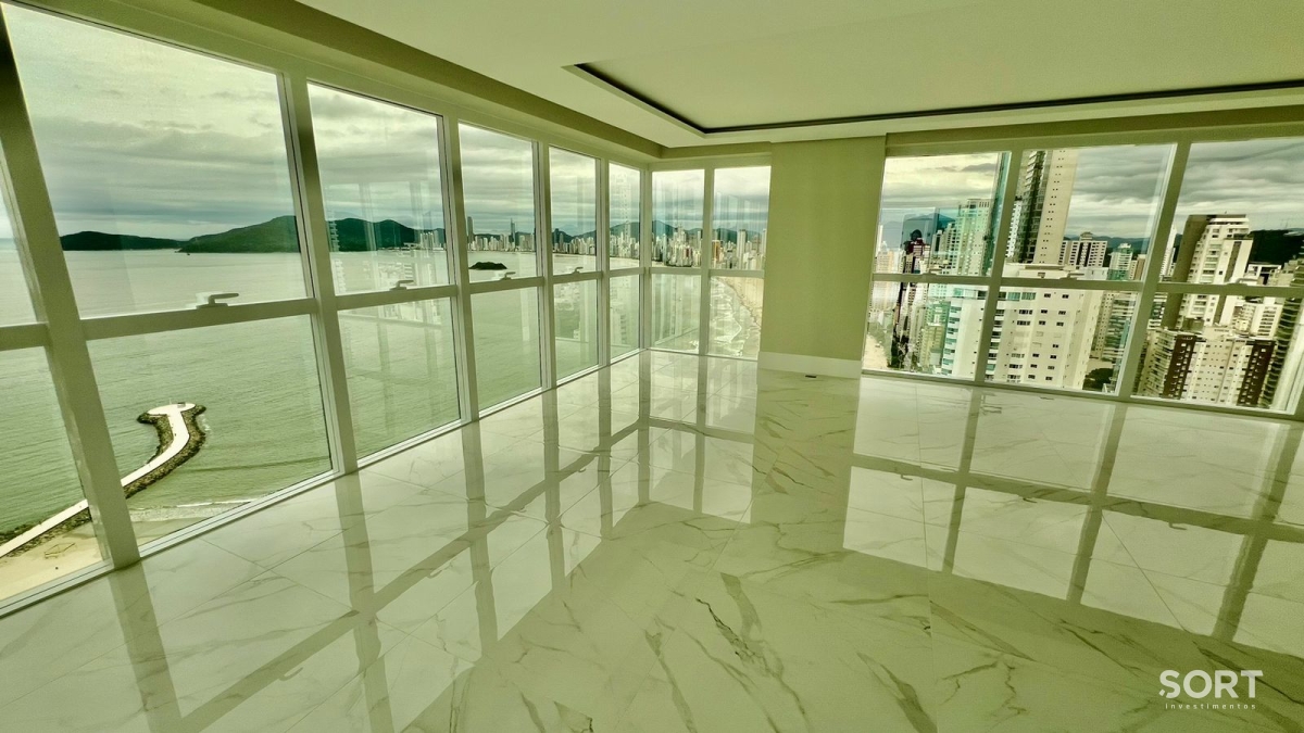 Sala de Estar Apartamento Cobertura Quadra mar no Edifício Skyline Tower