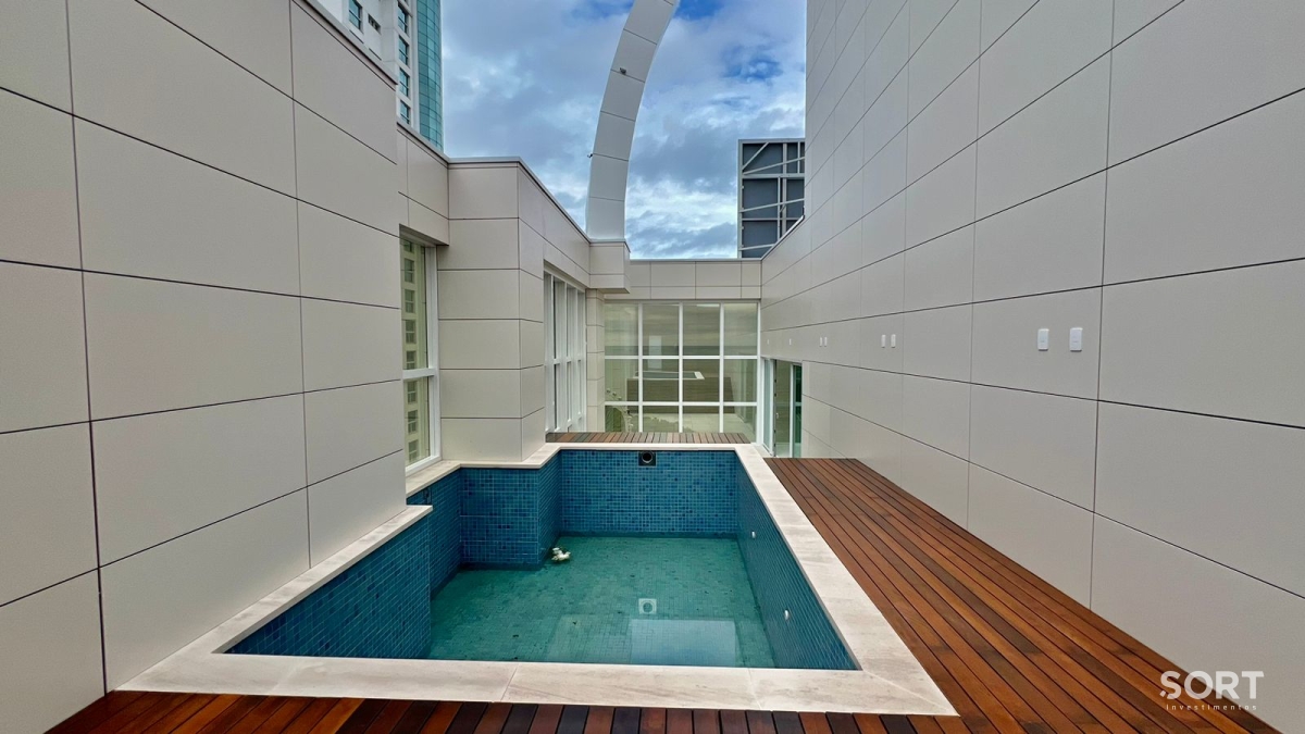 Apartamento Cobertura Quadra mar no Edifício Skyline Tower