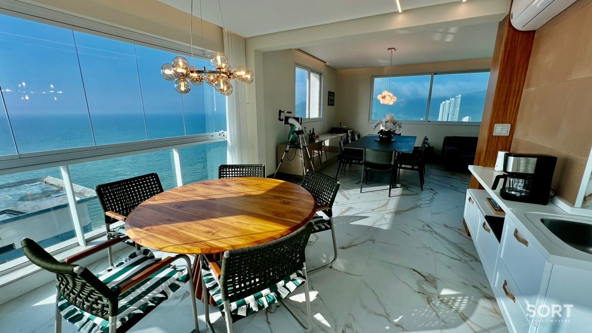 Living Apartamento Quadra Mar no Edifício Luar Biasa