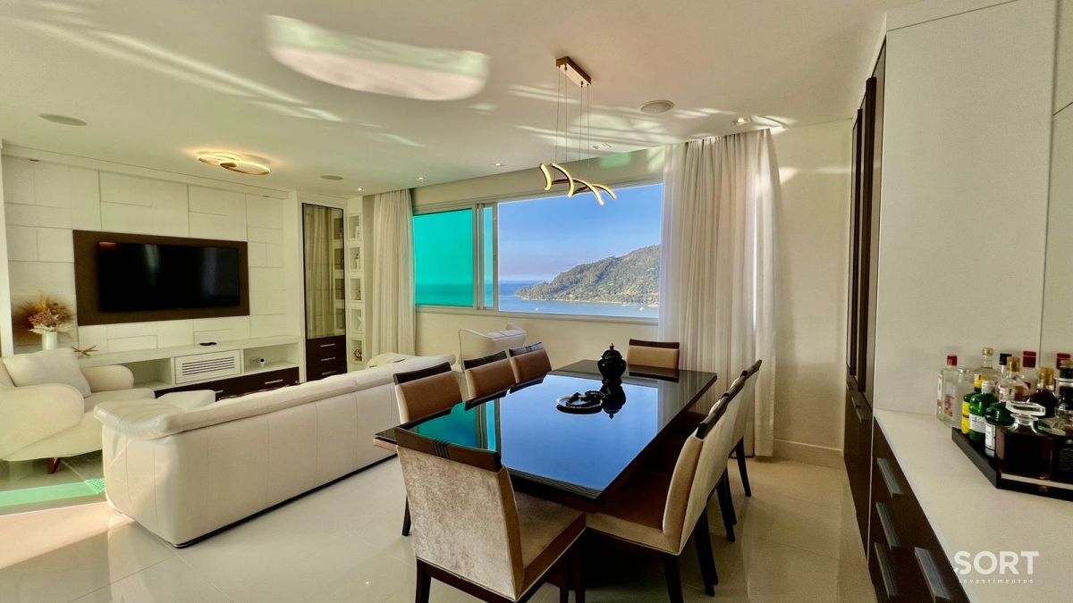 Sala de Jantar Apartamento Vista Mar no Edifício Luar Biasa