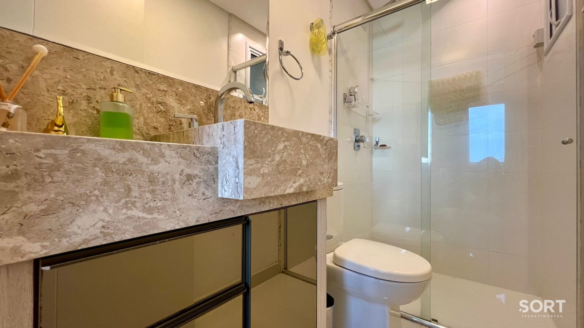 Banheiro Suíte Apartamento Vista Mar no Edifício Luar Biasa