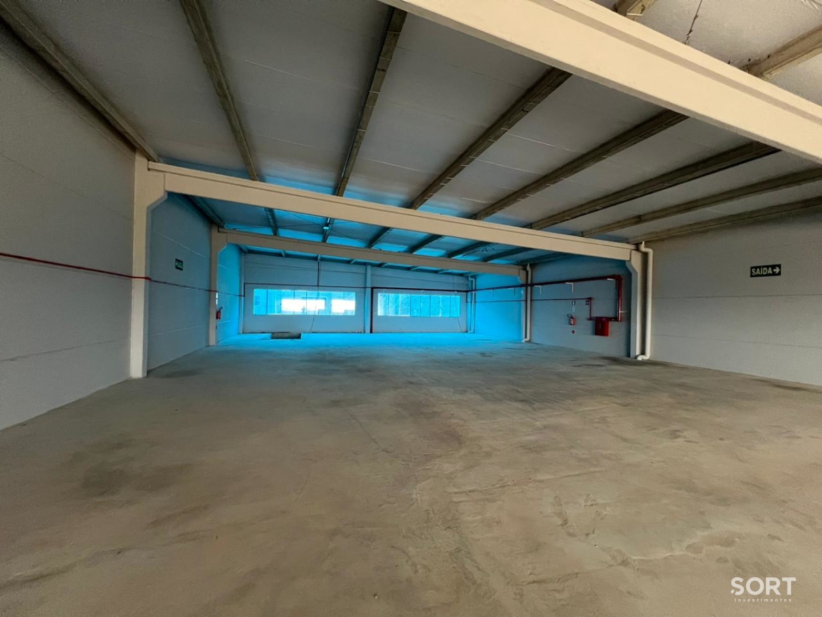 Galpão Logístico de 1038m² em Condomínio Fechado