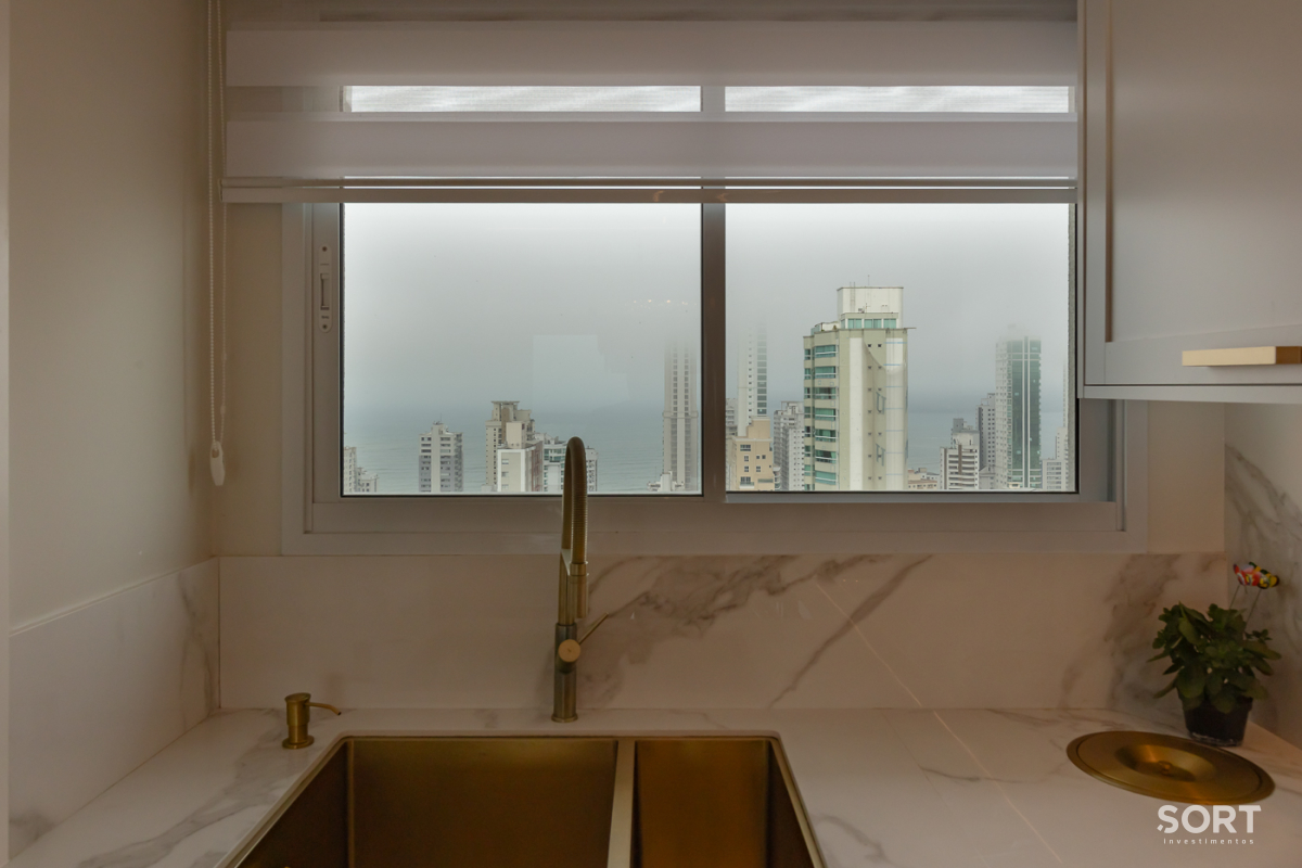 Apartamento Mobiliado no Edifício Falcon Tower