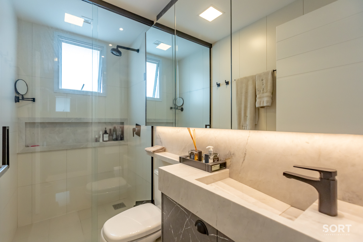 Apartamento Mobiliado no Edifício Falcon Tower