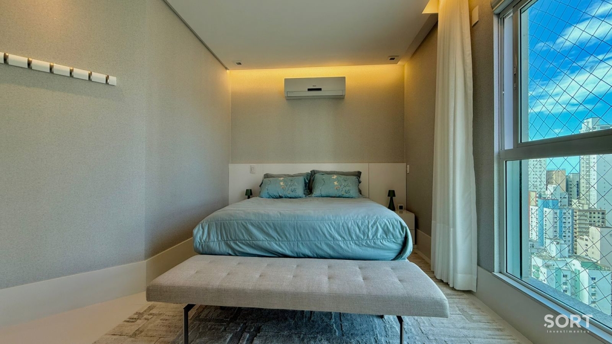 Apartamento no Ed. Elegance Tower com 150m² na Barra Sul em Balneário Camboriú
