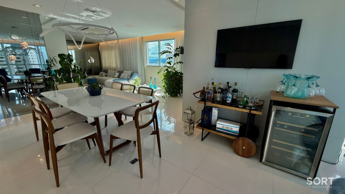 Apartamento no Ed. Elegance Tower com 150m² na Barra Sul em Balneário Camboriú