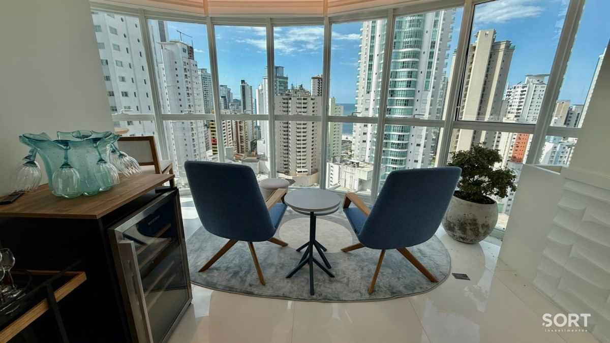 Apartamento no Ed. Elegance Tower com 150m² na Barra Sul em Balneário Camboriú