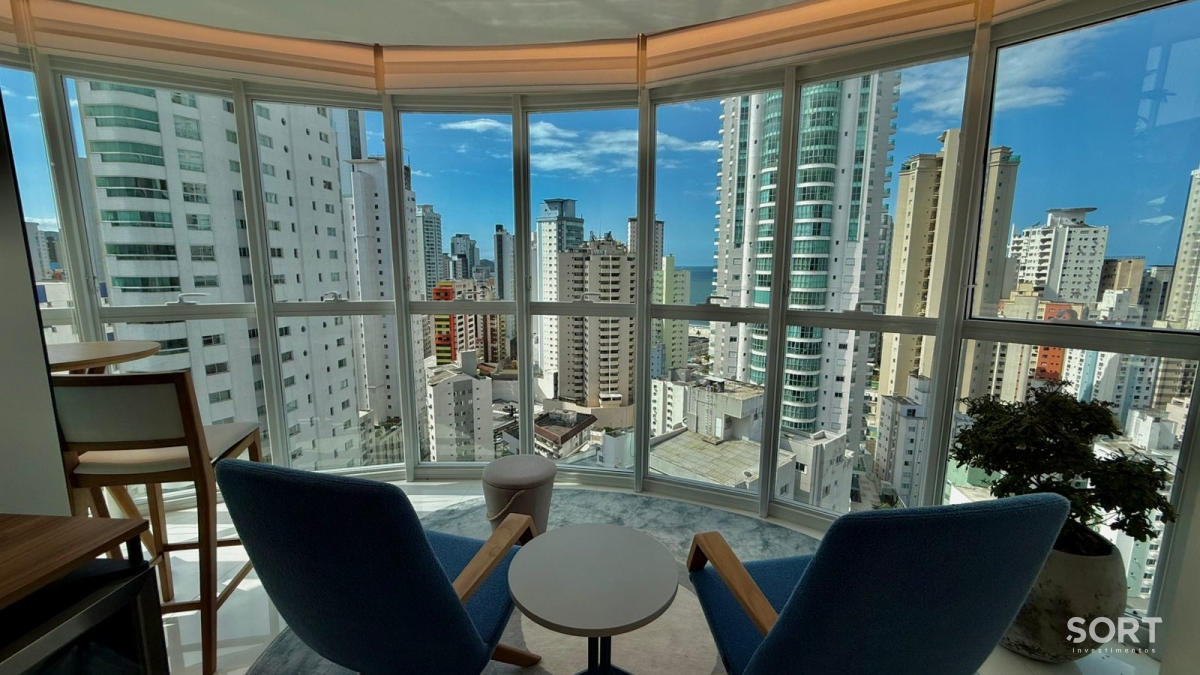 Apartamento no Ed. Elegance Tower com 150m² na Barra Sul em Balneário Camboriú