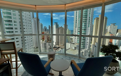 Apartamento no Ed. Elegance Tower com 150m² na Barra Sul em Balneário Camboriú