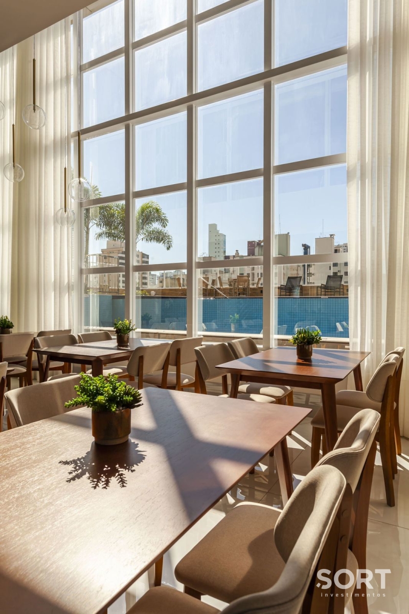Apartamento à venda no Ed. Ocean Breeze com 167 m² no Centro de Balneário Camboriú