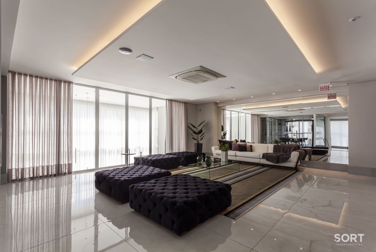 Apartamento à venda no Ed. Ocean Breeze com 167 m² no Centro de Balneário Camboriú