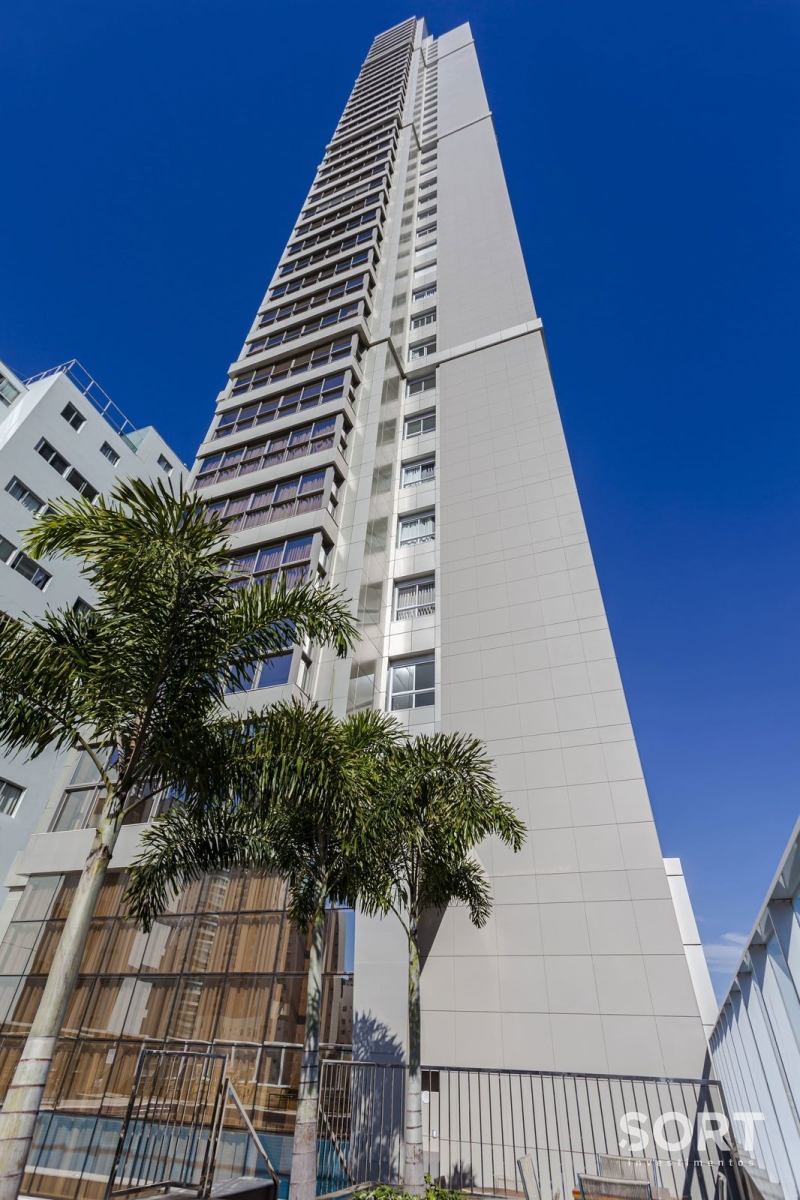Apartamento à venda no Ed. Ocean Breeze com 167 m² no Centro de Balneário Camboriú