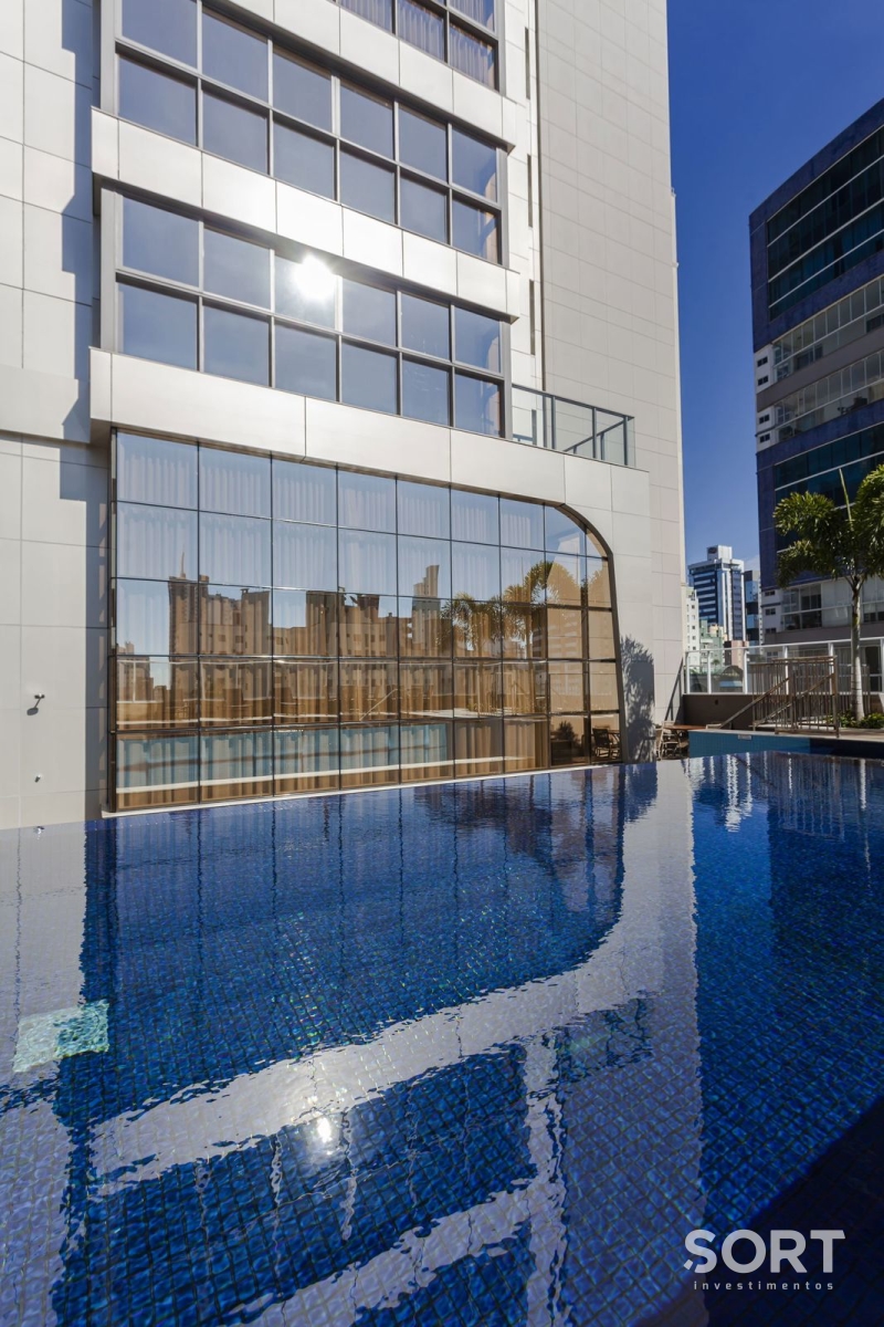 Apartamento à venda no Ed. Ocean Breeze com 167 m² no Centro de Balneário Camboriú