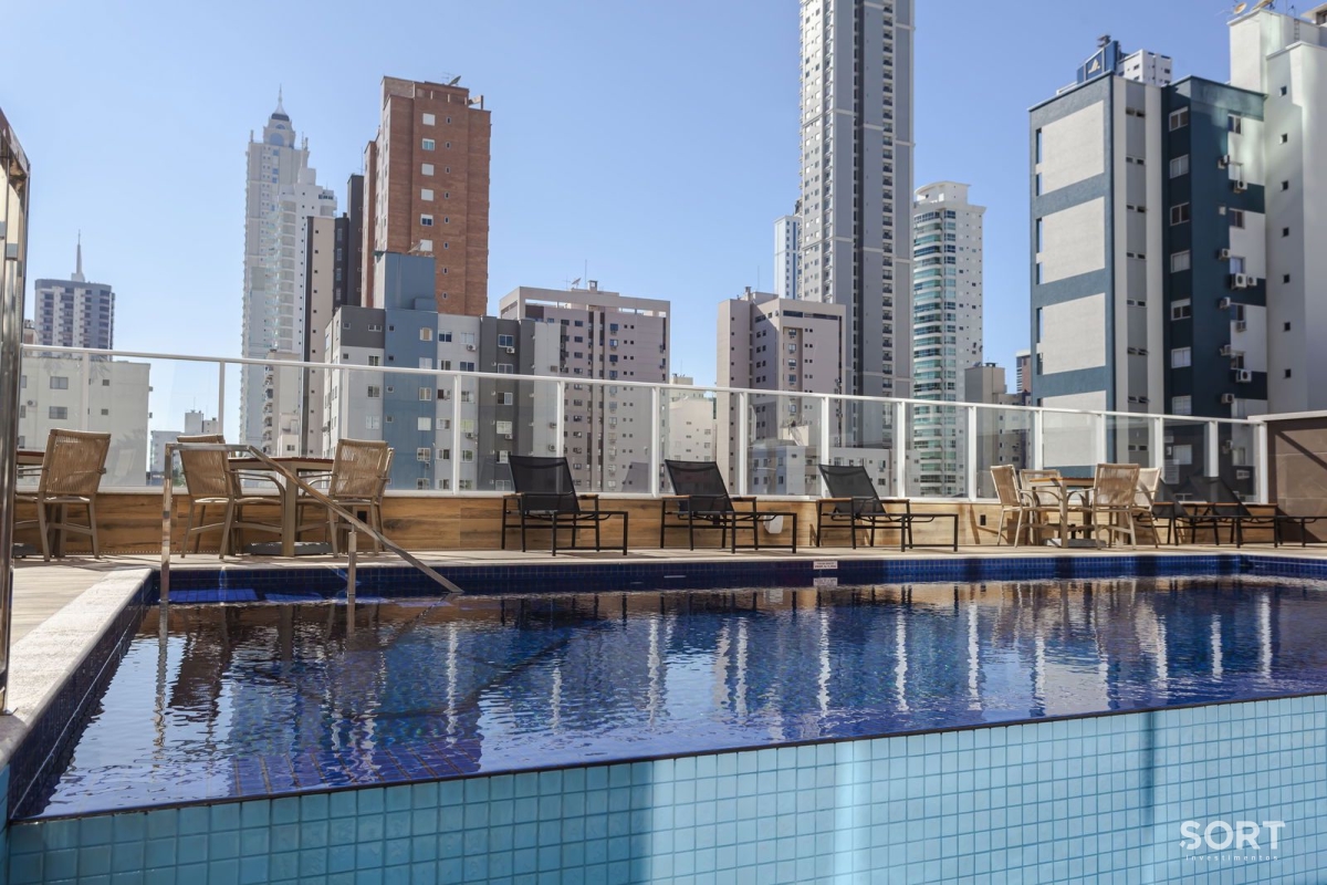 Apartamento à venda no Ed. Ocean Breeze com 167 m² no Centro de Balneário Camboriú