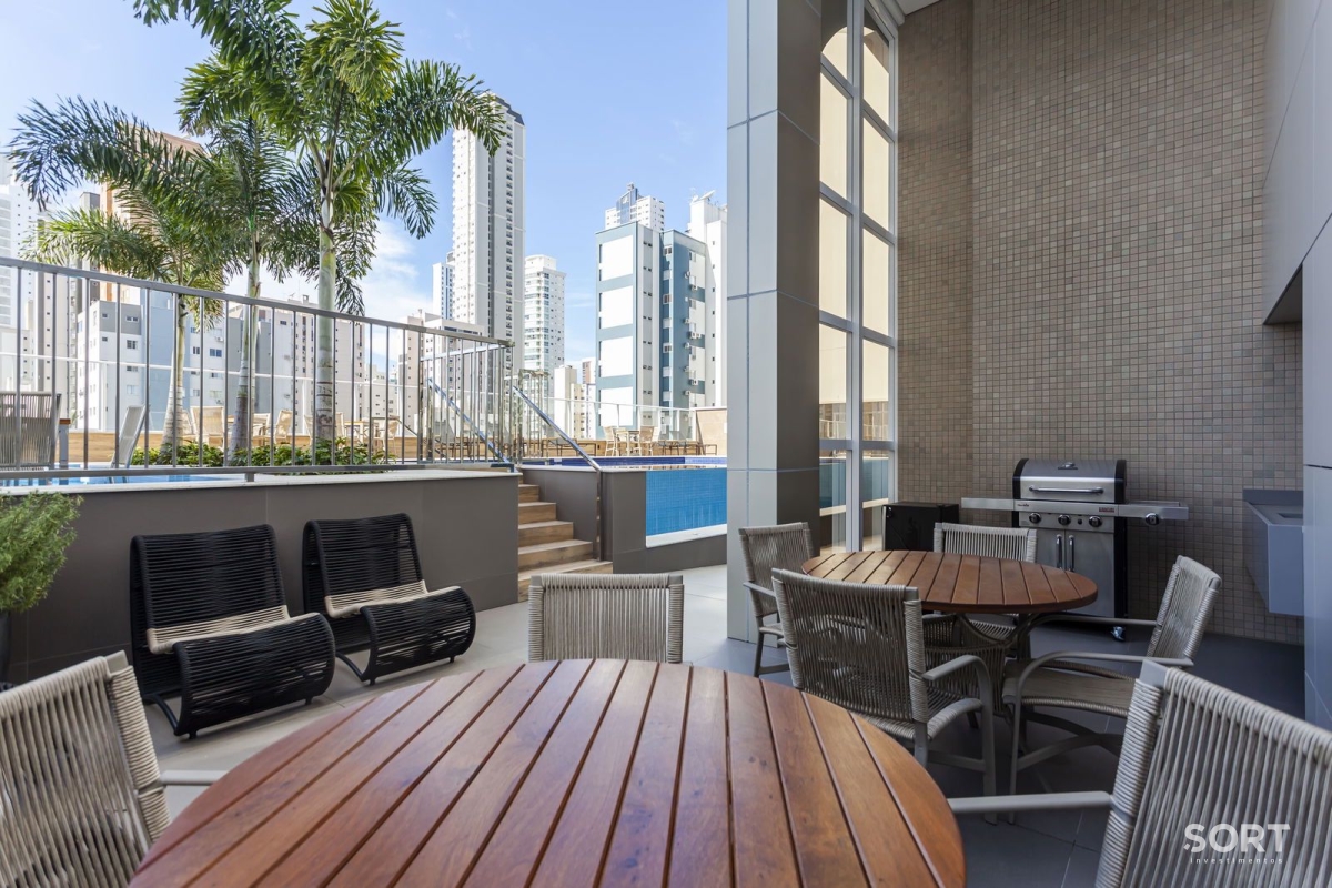 Apartamento à venda no Ed. Ocean Breeze com 167 m² no Centro de Balneário Camboriú
