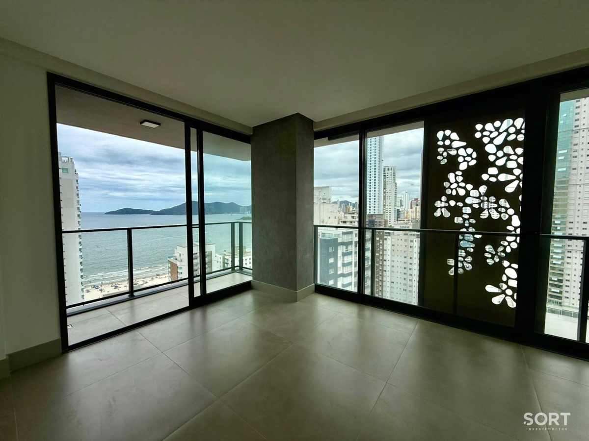 Apartamento para venda no ED. Empire com 3 suítes na Barra Norte