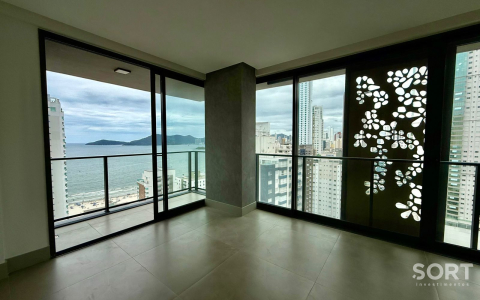 Apartamento para venda no ED. Empire com 3 suítes na Barra Norte