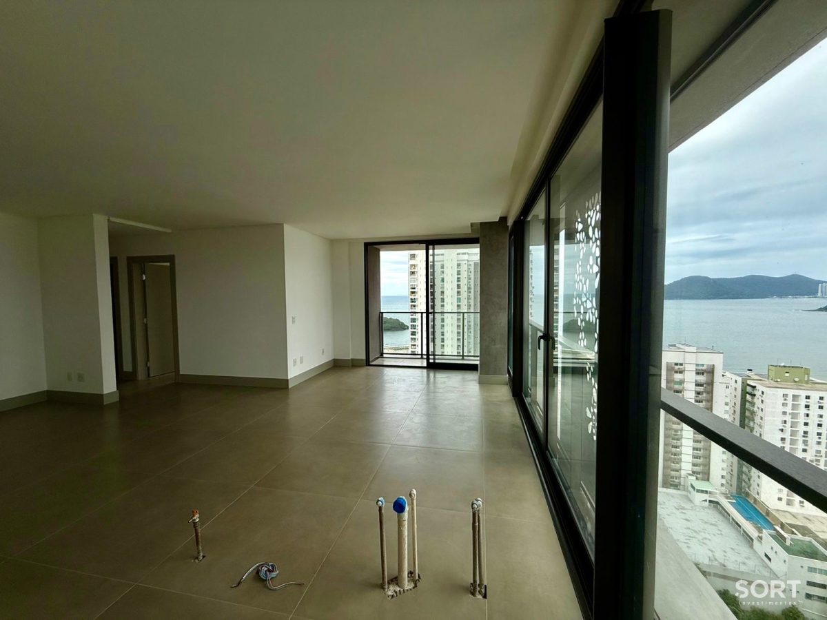Apartamento para venda no ED. Empire com 3 suítes na Barra Norte