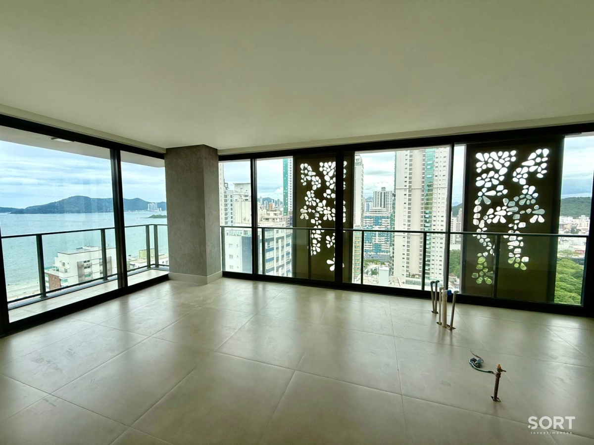 Apartamento para venda no ED. Empire com 3 suítes na Barra Norte