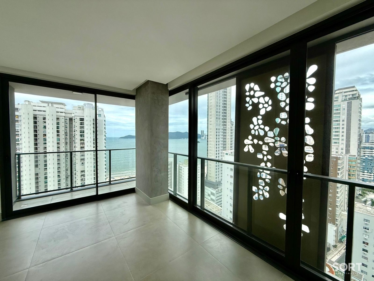 Apartamento para venda no ED. Empire com 3 suítes na Barra Norte