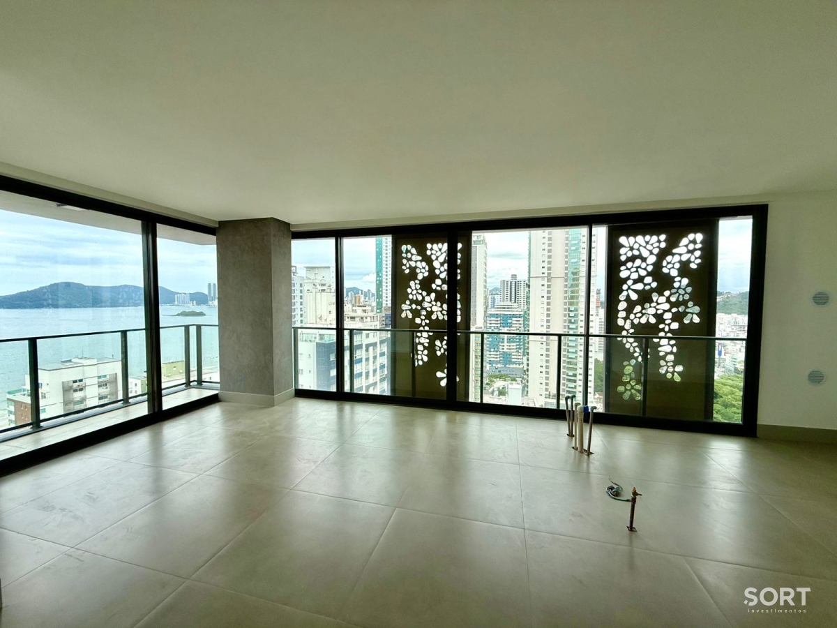 Apartamento para venda no ED. Empire com 3 suítes na Barra Norte