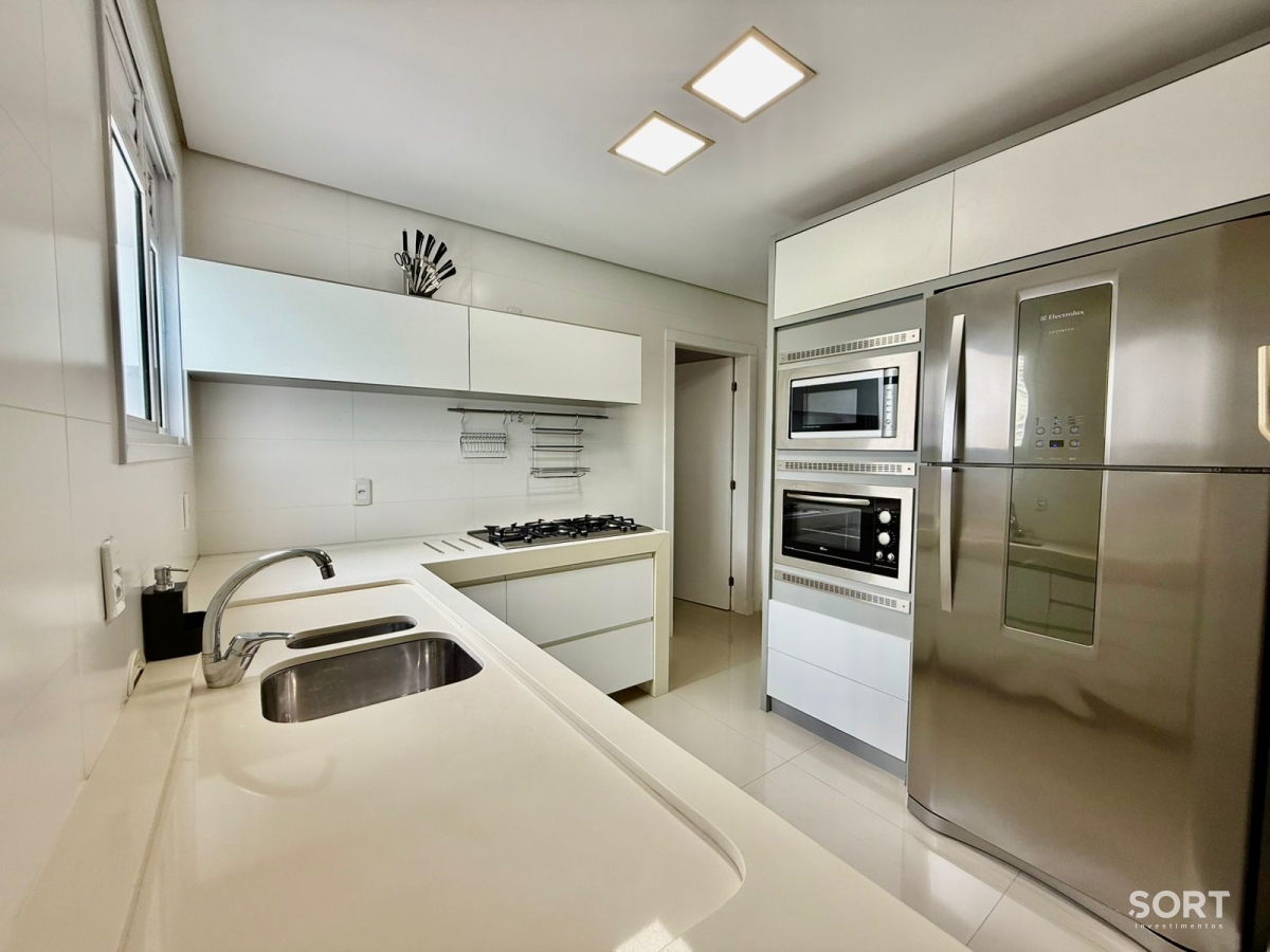 Apartamento para locação  no Ed. Celebration na Barra Sul