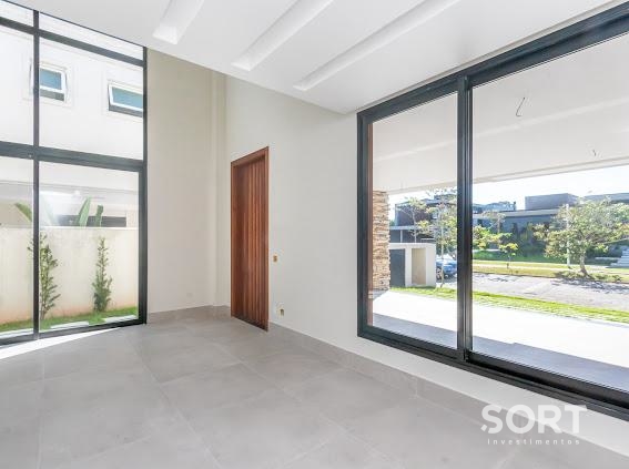 Casa no Condomínio Reserva com 3 Suítes, 4 vagas de garagem, piscina  em Balneário Camboriú