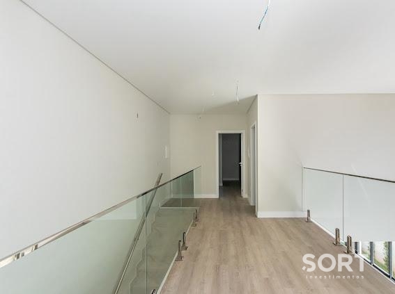 Casa no Condomínio Reserva com 3 Suítes, 4 vagas de garagem, piscina  em Balneário Camboriú