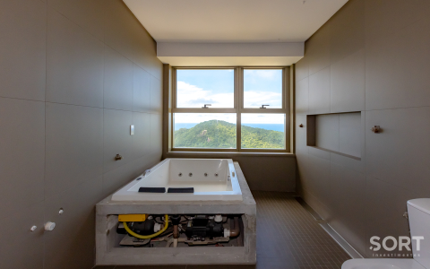 Apartamento no Edifício Yachthouse andar alto em Balneário Camboriú