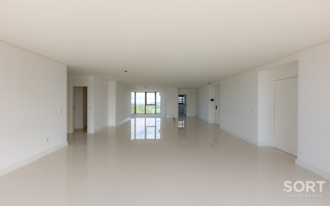 Apartamento no Edifício Yachthouse andar alto em Balneário Camboriú