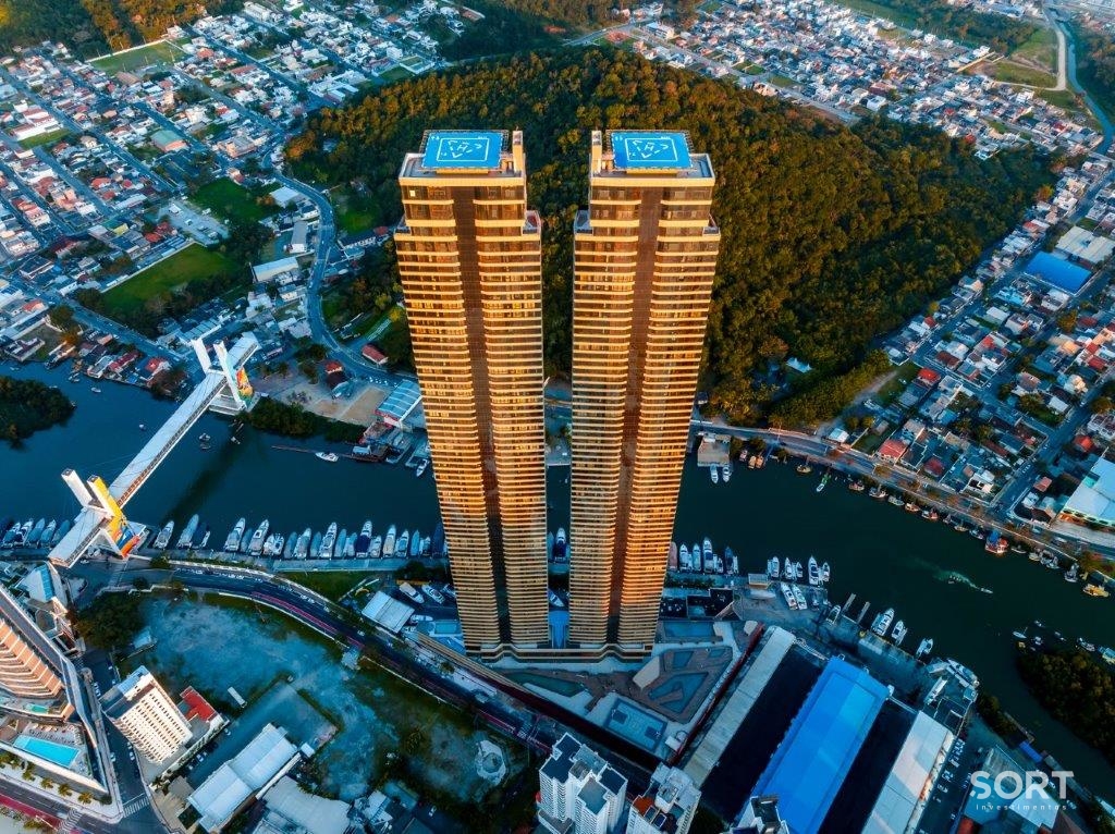 Apartamento no Edifício Yachthouse andar alto em Balneário Camboriú