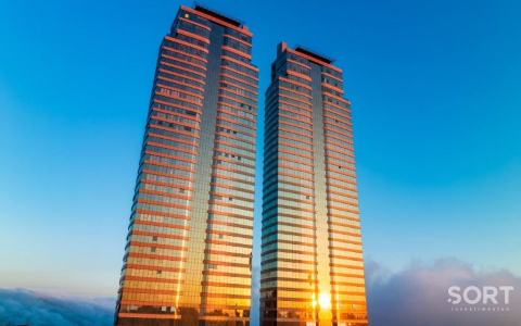 Apartamento no Edifício Yachthouse andar alto em Balneário Camboriú