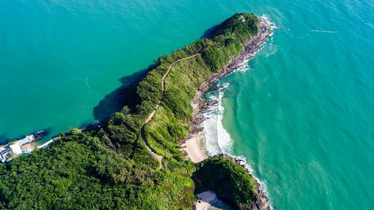 Investimentos na Praia Brava: Oportunidades e Crescimento