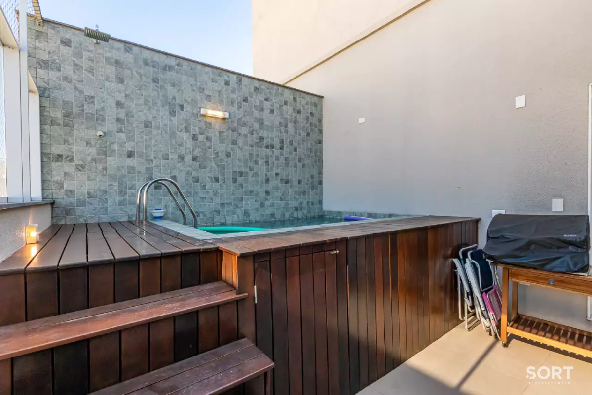 Cobertura Duplex no edifício Porto di Bari com piscina privativa