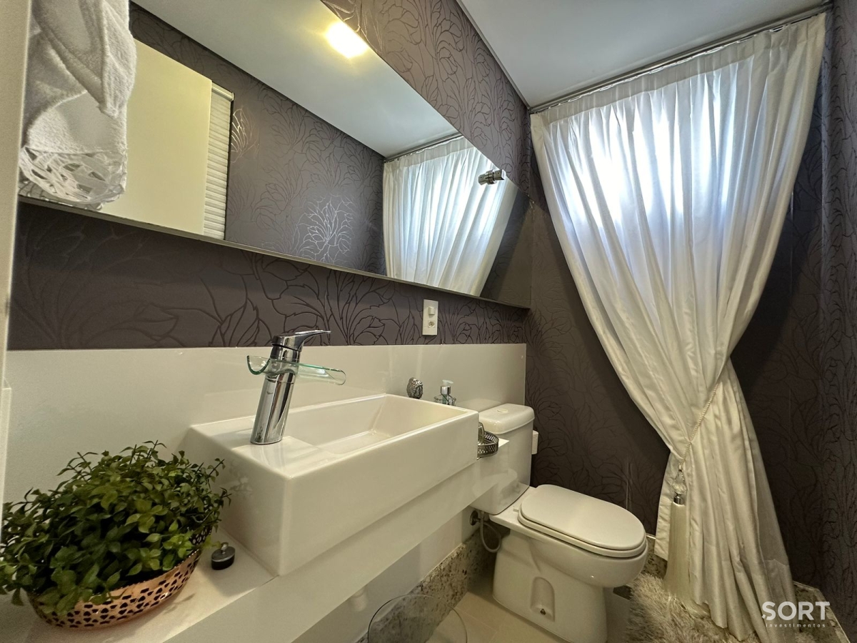 Lavabo Apartamento no Edifício Palma de Mallorca quadra mar