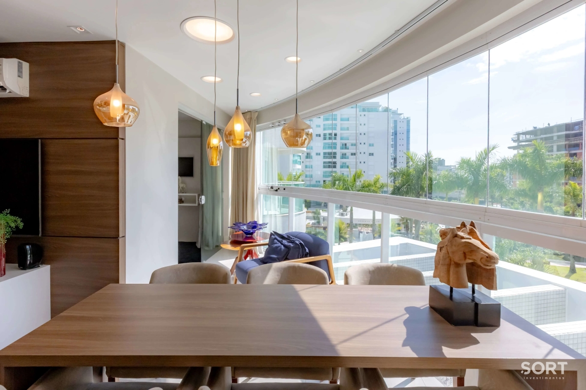 Sala de jantar apartamento-no-edificio-brava-beach-mobiliado-e-decorado