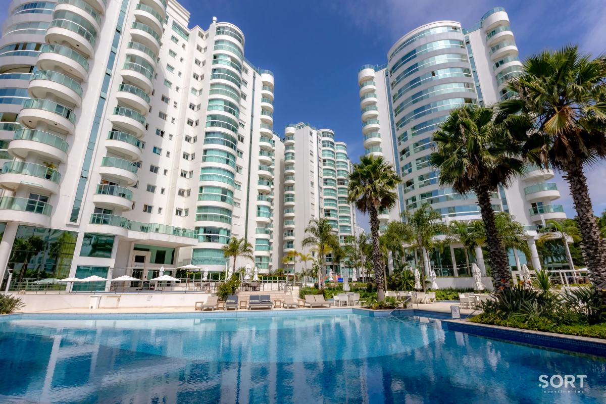 Piscina apartamento-no-edificio-brava-beach-mobiliado-e-decorado