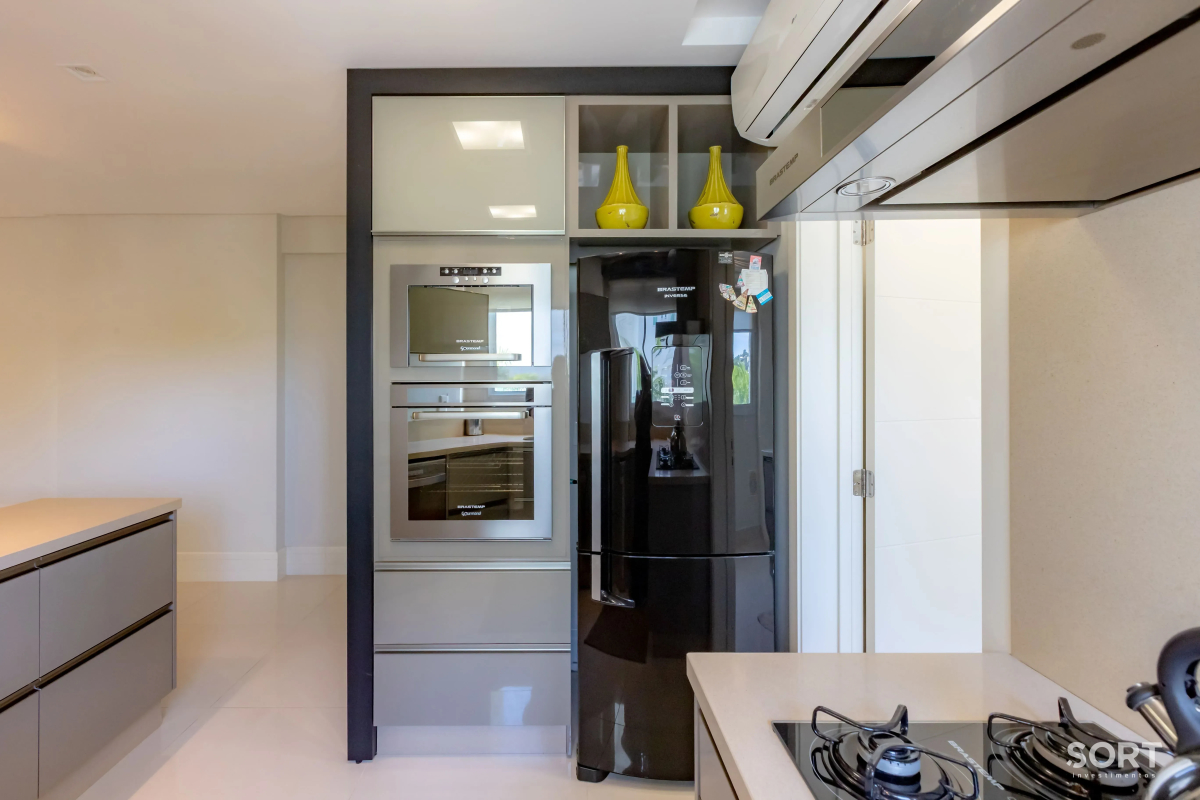 Cozinha apartamento-no-edificio-brava-beach-mobiliado-e-decorado
