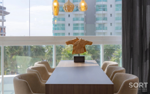 Sala de jantar apartamento-no-edificio-brava-beach-mobiliado-e-decorado