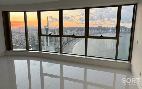 Vista da sala Apartamento no Edifício Yachthouse by Pininfarina mobiliado