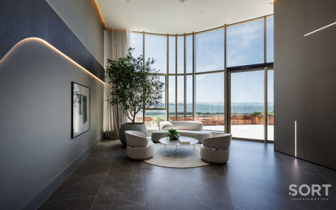 Vista do hall de entrada Yachthouse by Pininfarina