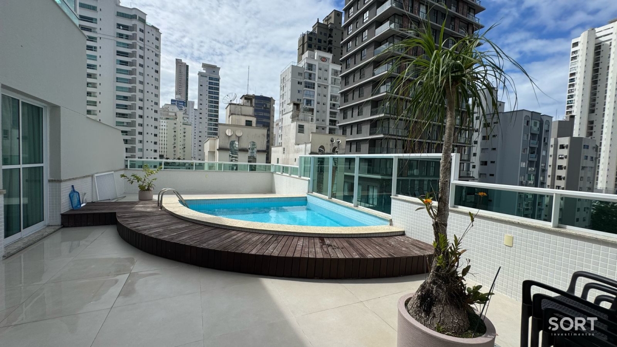 Piscina privativa Apartamento no Edifício Bosque Belcanto quadra mar