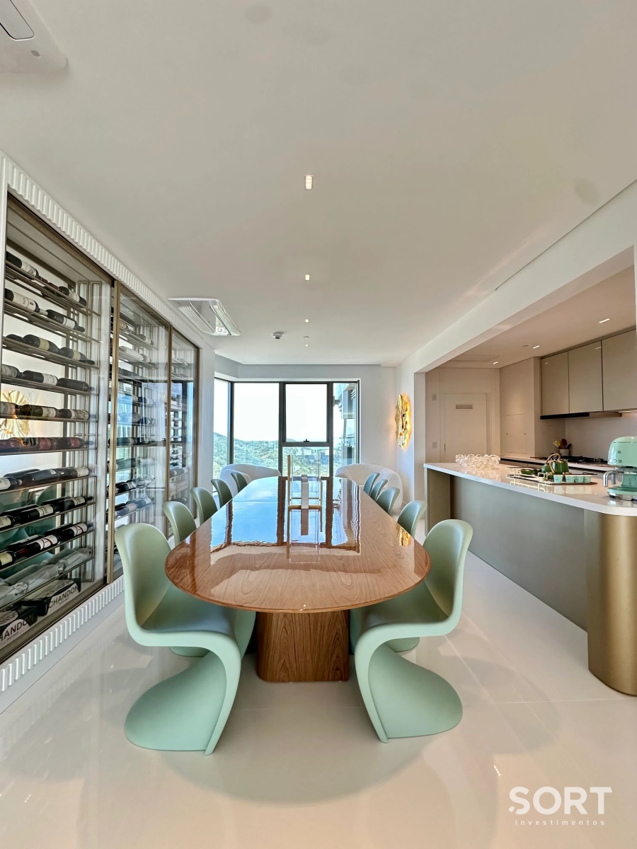 Sala de jantarr Apartamento no Edifício Yachthouse by Pinifarina em Balneário Camboriú