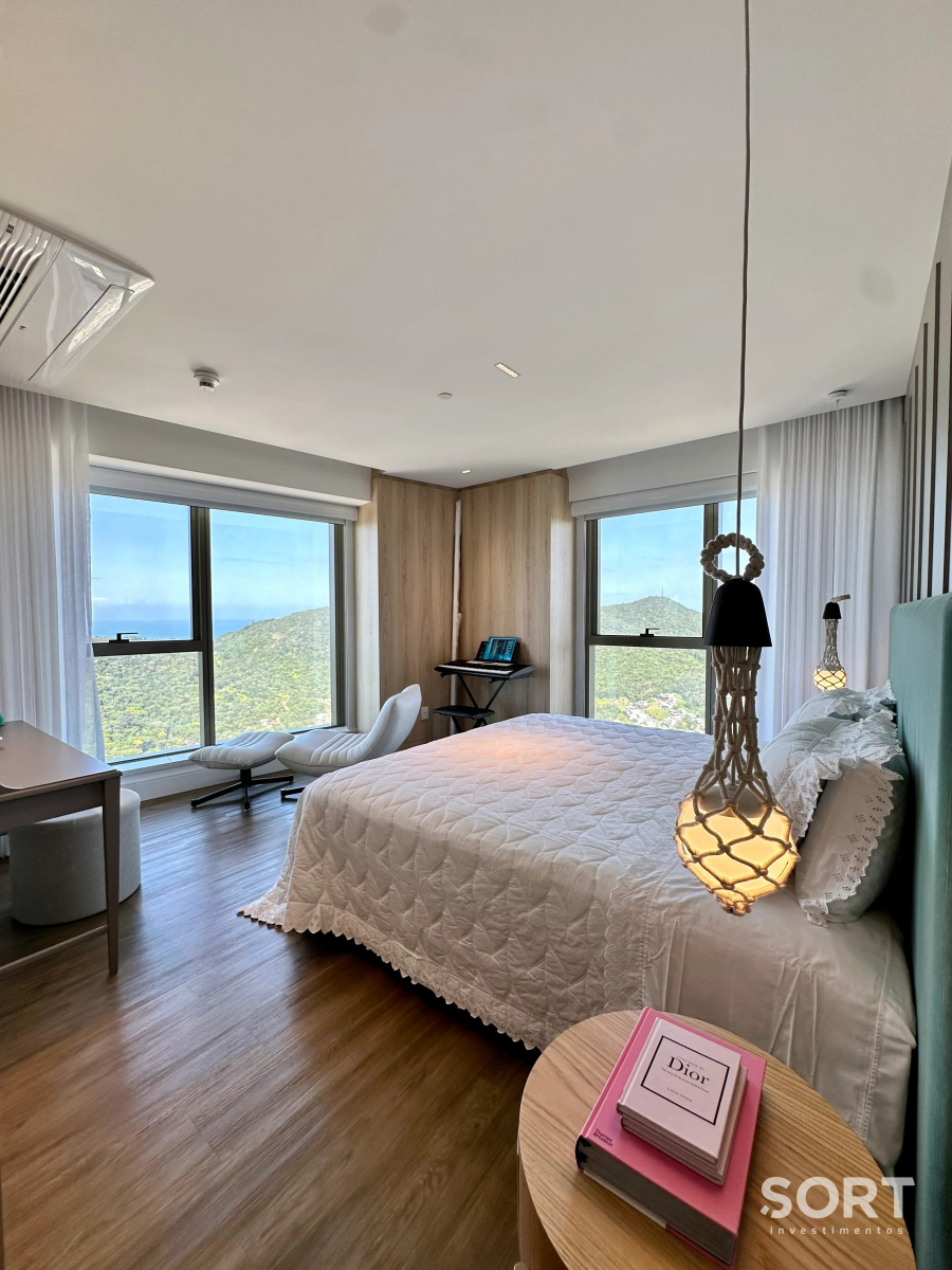 Suíte master Apartamento no Edifício Yachthouse by Pinifarina em Balneário Camboriú